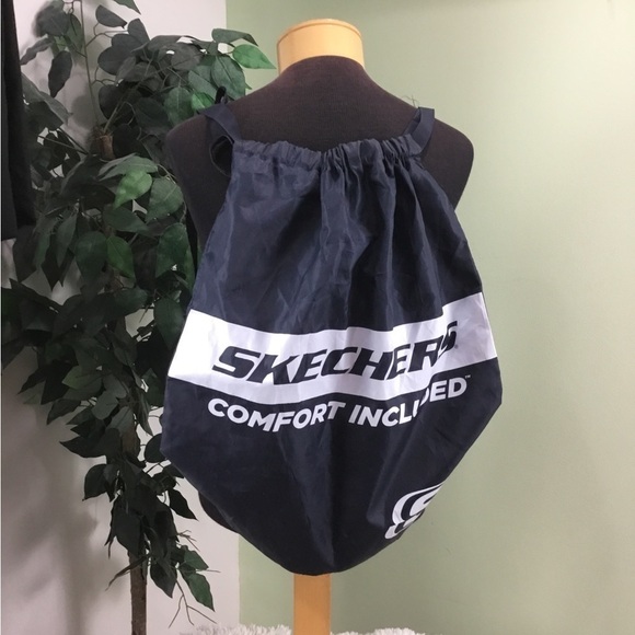 SKETCHERS navy blue and white lightweight back Sak - Picture 1 of 14